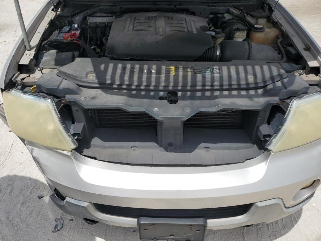 5LMFU28R94LJ15108 - 2004 LINCOLN NAVIGATOR SILVER photo 12