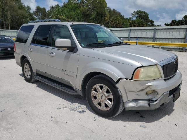 5LMFU28R94LJ15108 - 2004 LINCOLN NAVIGATOR SILVER photo 4