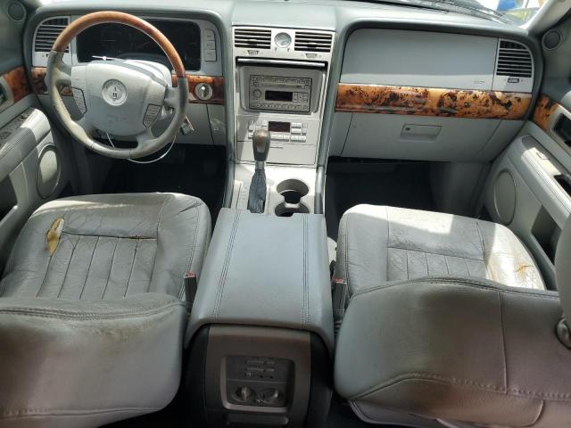5LMFU28R94LJ15108 - 2004 LINCOLN NAVIGATOR SILVER photo 8