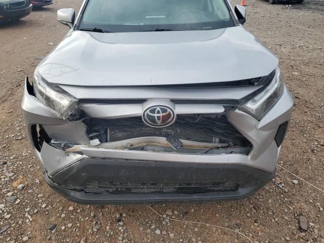 2T3P1RFV6NC320754 - 2022 TOYOTA RAV4 XLE SILVER photo 12