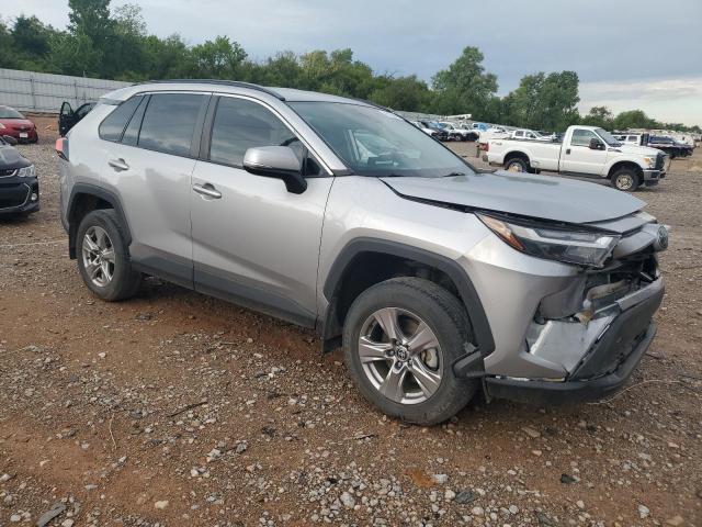 2T3P1RFV6NC320754 - 2022 TOYOTA RAV4 XLE SILVER photo 4