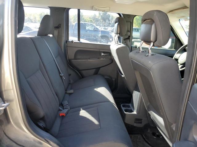 1C4PJMAK2CW176696 - 2012 JEEP LIBERTY SPORT 灰色 照片 11