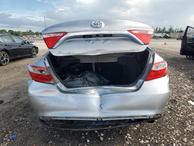 4T1BF1FK7FU075880 - 2015 TOYOTA CAMRY LE SILVER photo 6
