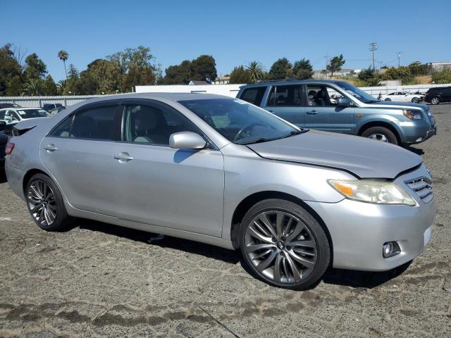 4T4BF3EK4BR184987 - 2011 TOYOTA CAMRY BASE SILVER photo 4