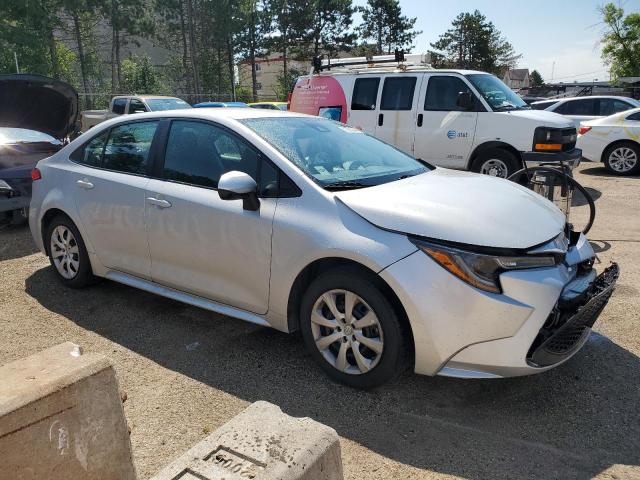 5YFEPMAE8MP210618 - 2021 TOYOTA COROLLA LE Gümüş foto 4
