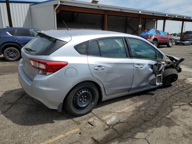 4S3GTAA62J3703792 - 2018 SUBARU IMPREZA SILVER photo 3
