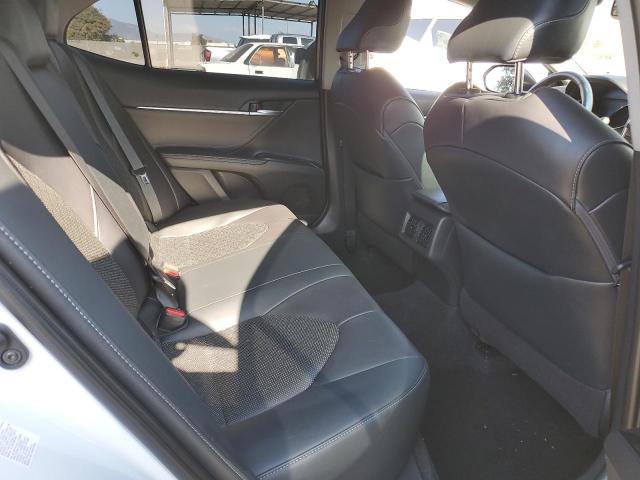 4T1B61HK7JU143889 - 2018 TOYOTA CAMRY XSE WHITE photo 10