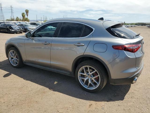 ZASFAKBNXJ7B98405 - 2018 ALFA ROMEO STELVIO TI Серый фото 2