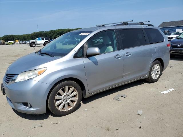 2013 TOYOTA SIENNA XLE, 