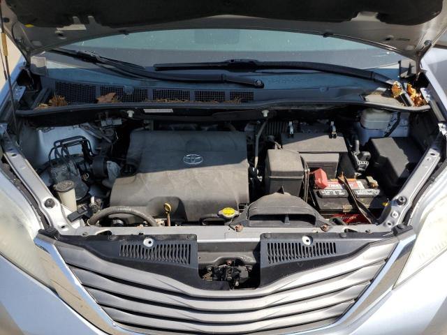 5TDDK3DC2DS052931 - 2013 TOYOTA SIENNA XLE SILVER photo 12