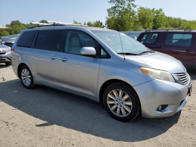 5TDDK3DC2DS052931 - 2013 TOYOTA SIENNA XLE SILVER photo 4