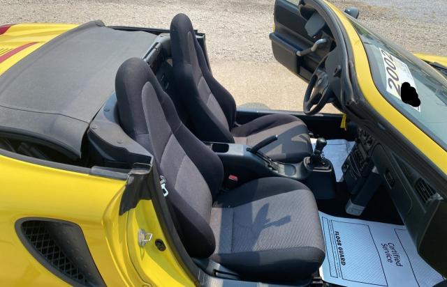 JTDFR320820042546 - 2002 TOYOTA MR2 SPYDER YELLOW photo 6
