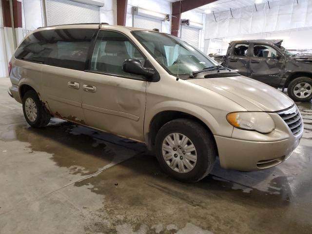 2C4GP44R25R558259 - 2005 CHRYSLER TOWN & COU LX TAN photo 4