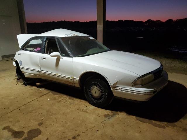 1G3HC52K8W4867198 - 1998 OLDSMOBILE REGENCY WHITE photo 4