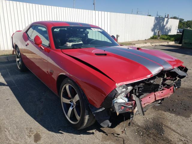 2C3CDYCJ4DH565958 - 2013 DODGE CHALLENGER SRT-8 RED photo 4