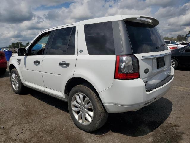 SALFR2BN3BH273242 - 2011 LAND ROVER LR2 HSE WHITE photo 2