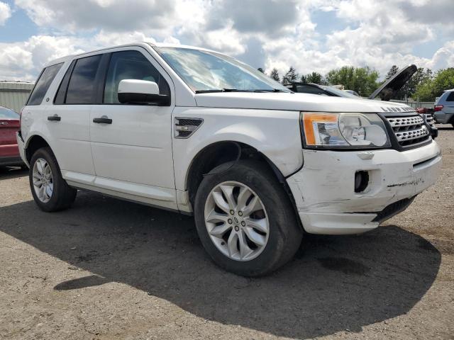 SALFR2BN3BH273242 - 2011 LAND ROVER LR2 HSE WHITE photo 4