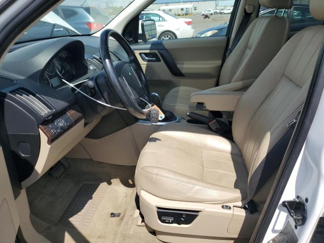 SALFR2BN3BH273242 - 2011 LAND ROVER LR2 HSE WHITE photo 7