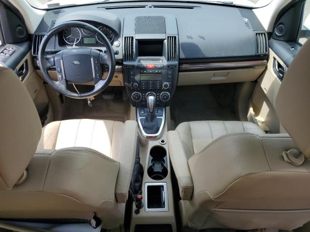 SALFR2BN3BH273242 - 2011 LAND ROVER LR2 HSE WHITE photo 8