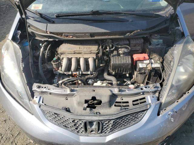 JHMGE8H28AC030091 - 2010 HONDA FIT SILVER photo 11