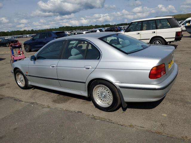 WBADM42070GH70164 - 1998 BMW 528I Сріблястий фото 2