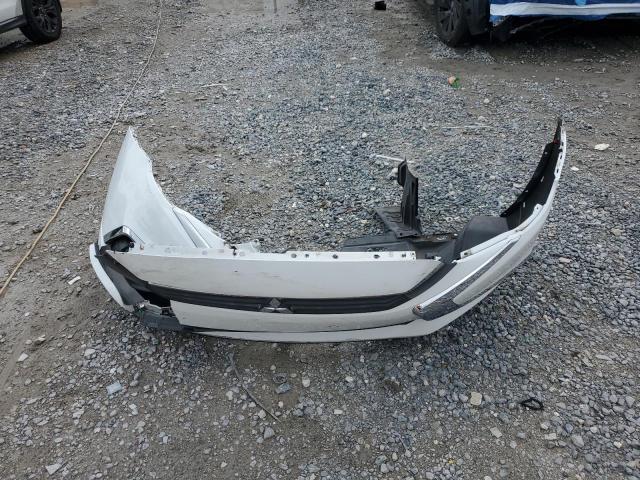 JA4AP3AU6HZ053046 - 2017 MITSUBISHI OUTLANDER ES Biały zdjęcie 13