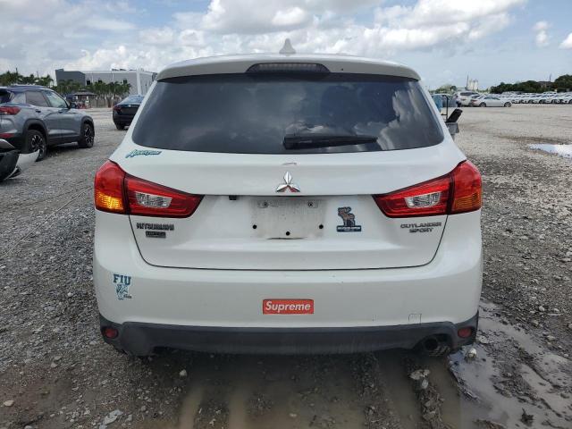 JA4AP3AU6HZ053046 - 2017 MITSUBISHI OUTLANDER ES Biały zdjęcie 6