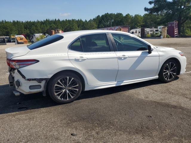 4T1B11HK5JU043689 - 2018 TOYOTA CAMRY L 白色 照片 3