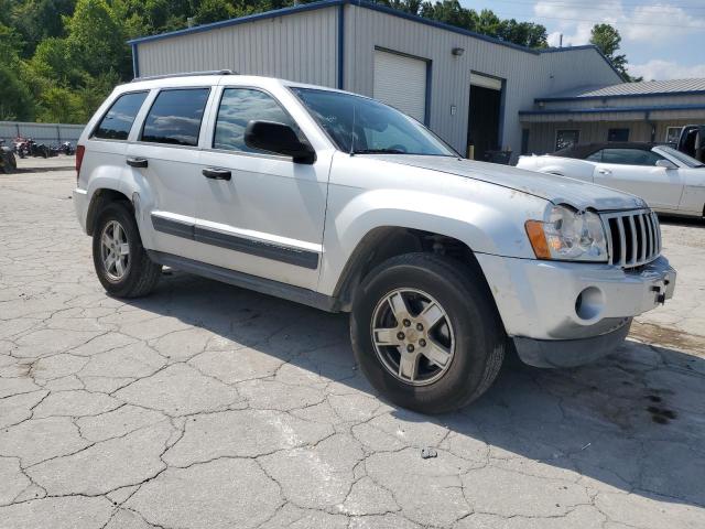 1J4GR48K46C113825 - 2006 JEEP GRAND CHER LAREDO ვერცხლისფერი ფოტო 4