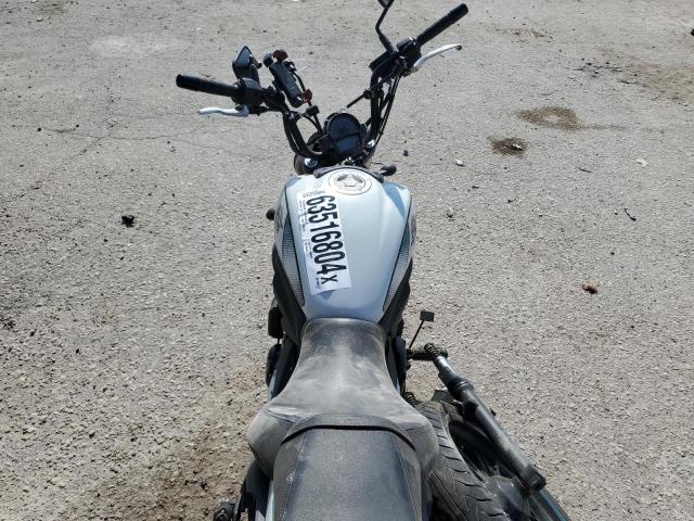 JKAENEC15NDA04065 - 2022 KAWASAKI EN650 C Biały zdjęcie 12