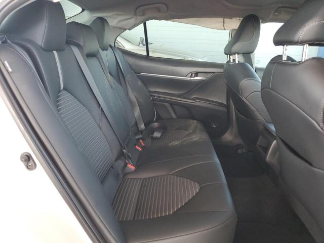 4T1G11AK8PU171143 - 2023 TOYOTA CAMRY SE NIGHT SHADE WHITE photo 10