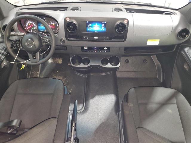 W1Z4KFHYXRP710933 - 2024 MERCEDES-BENZ SPRINTER 2500 SILVER photo 8