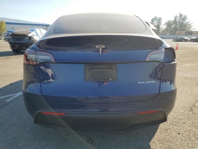 7SAYGDEE2PF889327 - 2023 TESLA MODEL Y Blau Foto 6