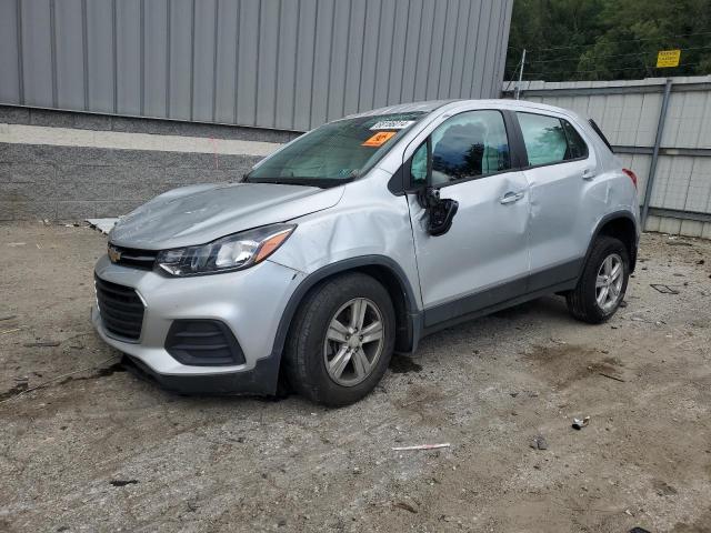 3GNCJNSB7JL386045 - 2018 CHEVROLET TRAX LS SILVER photo 1