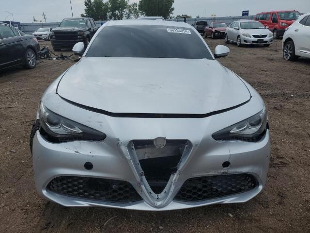 ZARFAEDN5H7532458 - 2017 ALFA ROMEO GIULIA Q4 银色 照片 5