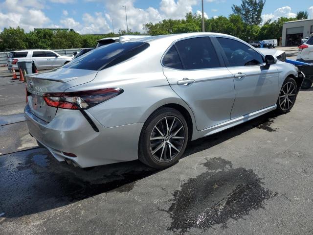 4T1G11AK0PU750367 - 2023 TOYOTA CAMRY SE NIGHT SHADE SILVER photo 3