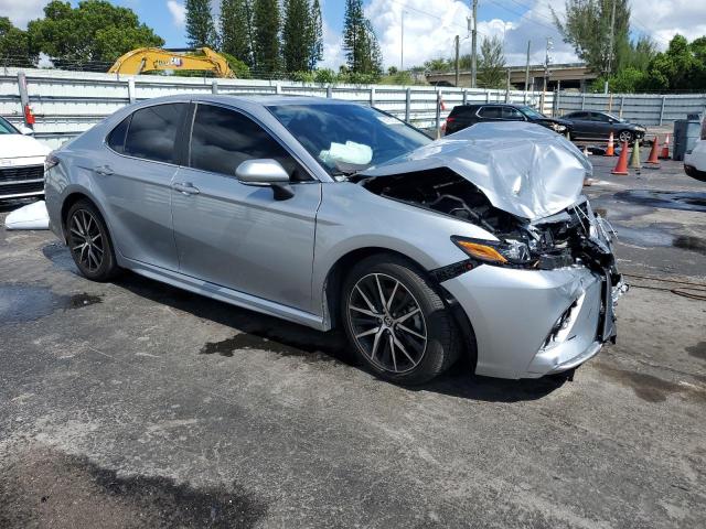 4T1G11AK0PU750367 - 2023 TOYOTA CAMRY SE NIGHT SHADE SILVER photo 4