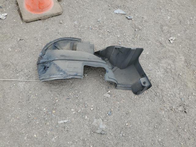 KNMAT2MV0JP601396 - 2018 NISSAN ROGUE S 银色 照片 13