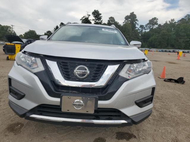 KNMAT2MV0JP601396 - 2018 NISSAN ROGUE S 银色 照片 5