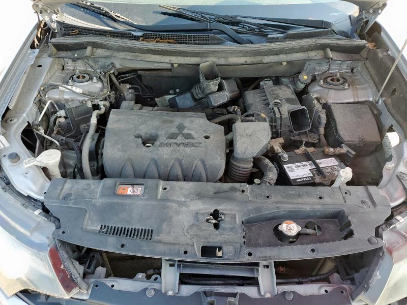 JA4AD2A36GZ032772 - 2016 MITSUBISHI OUTLANDER ES SILVER photo 12