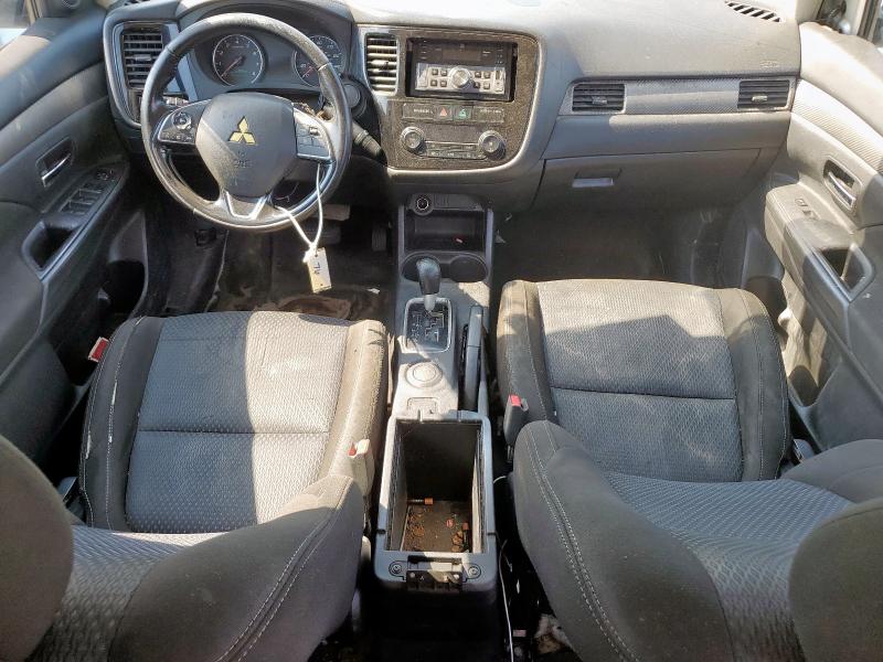 JA4AD2A36GZ032772 - 2016 MITSUBISHI OUTLANDER ES SILVER photo 8