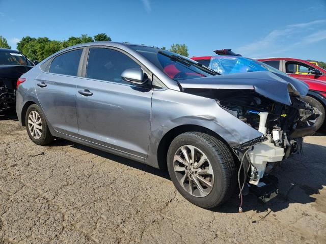 3KPC24A37KE079572 - 2019 HYUNDAI ACCENT SE رمادي صورة 4