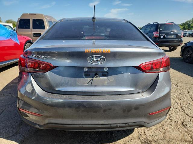 3KPC24A37KE079572 - 2019 HYUNDAI ACCENT SE رمادي صورة 6