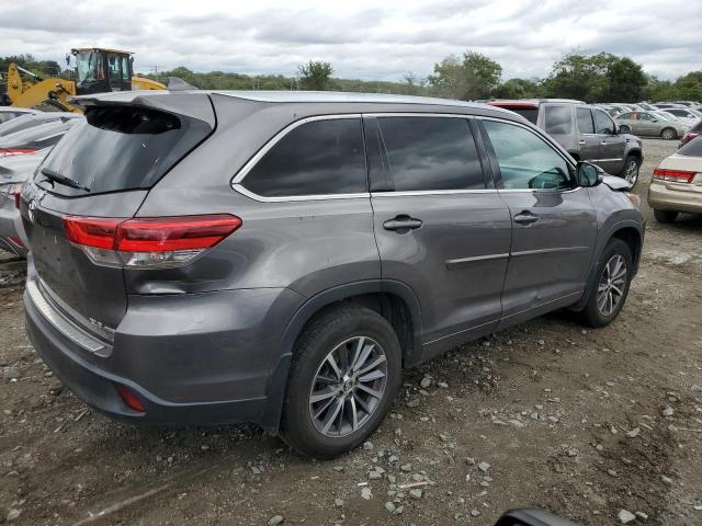 5TDJZRFH4JS892196 - 2018 TOYOTA HIGHLANDER SE GRAY photo 3