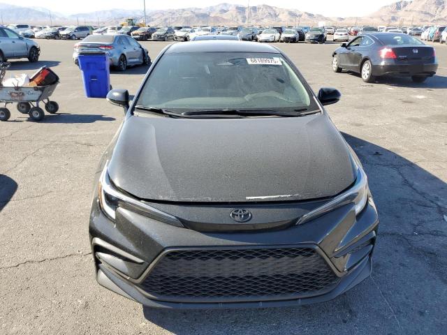 5YFS4MCE7SP241767 - 2025 TOYOTA COROLLA SE أسود صورة 5
