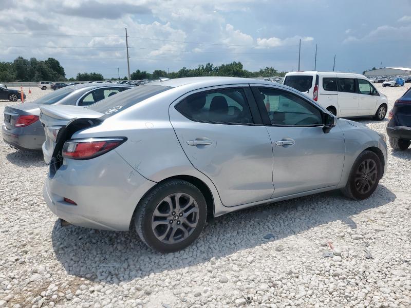 3MYDLBYV0KY509861 - 2019 TOYOTA YARIS L 银色 照片 3