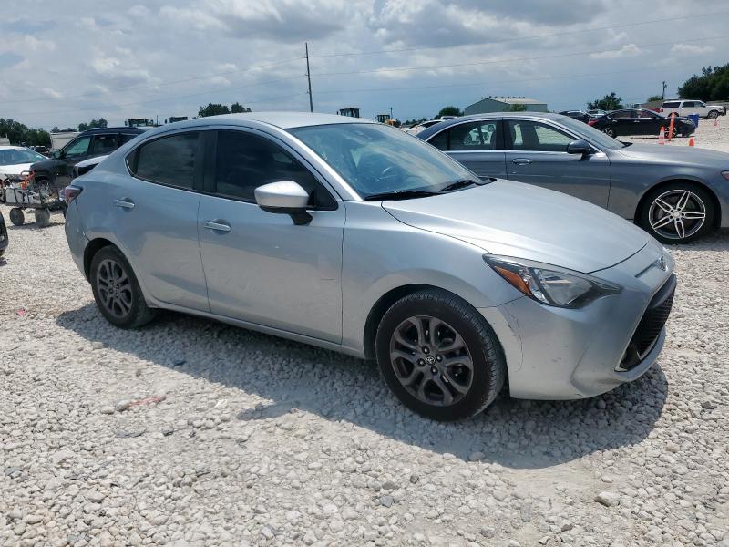 3MYDLBYV0KY509861 - 2019 TOYOTA YARIS L 银色 照片 4