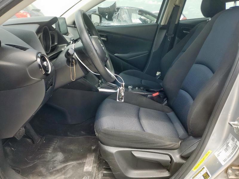 3MYDLBYV0KY509861 - 2019 TOYOTA YARIS L 银色 照片 7