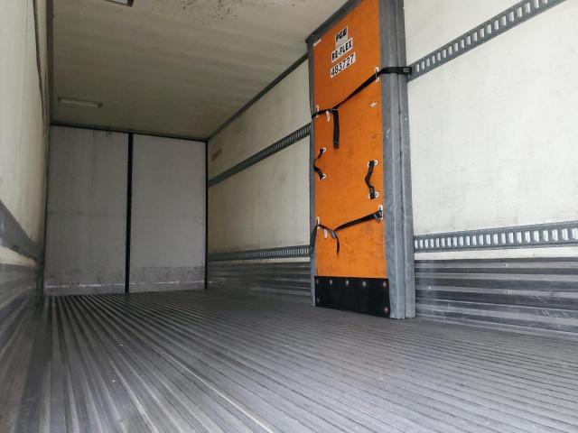 1UYVS2486FU133201 - 2015 UTILITY VS2RA თეთრი ფოტო 5