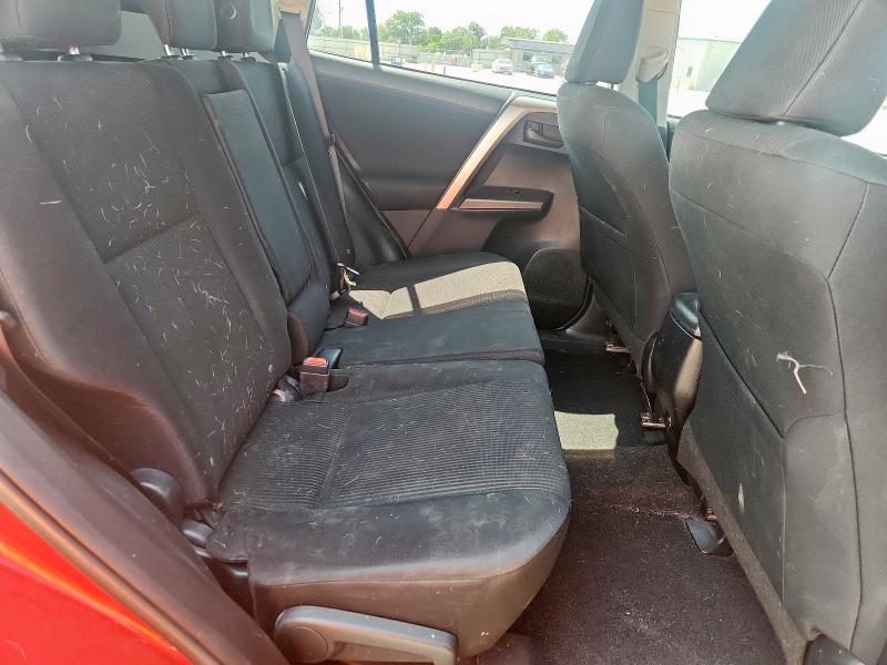 JTMZFREV3GJ098671 - 2016 TOYOTA RAV4 LE 红色 照片 11